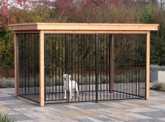 Hondenkennel FLINQ zwart met luxe dak en Douglas houtkader 351x240cm