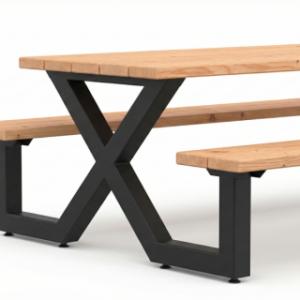 De EXIT picknicktafel heeft een stevig gepoedercoated matzwart metalen frame