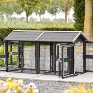 De kattenren Space Small is voorzien van vele deuren
