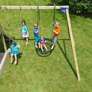 Houten speeltoestel Belvedere hoog is uuitgebreid met de aanbouwschommel @swing