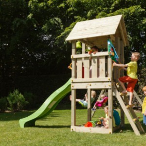 Het speeltoestel Kiosk hoog wordt afgeleverd zonder de afgebeelde accessoires