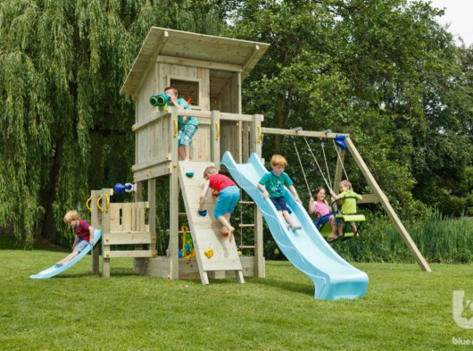 Speeltoestel Blue Rabbit Beach hut hoog met aanbouwelementen en 2 glijbanen