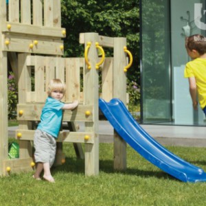 Houten speeltoestel Kiosk hoog is uitgerust met 2 verschillende speelplateaus