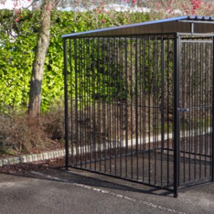 Hondenkennel FLINQ zwart met dak 2x2m