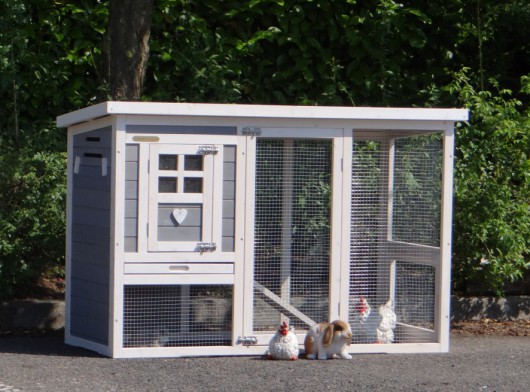 SHOWMODEL - konijnenhok Budget white-grey met kunststof dak 136x64x87cm