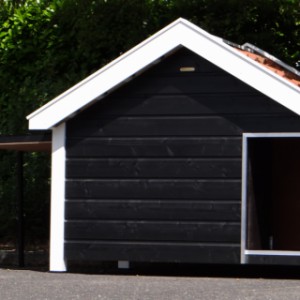 Het luik aan de zijkant geeft ruimte om schoon te maken of extra ventilatie voor een warme zomerdag.