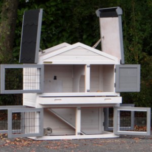 Konijnenhok Regular Small heeft ruime deuren