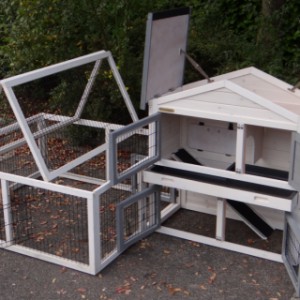 Konijnenhok Regular Small heeft vele openingen