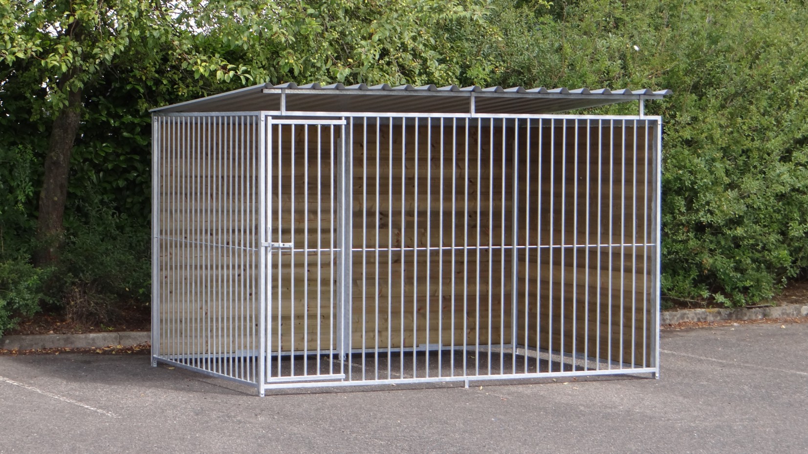 Hondenkennel FERM | kennel met dak