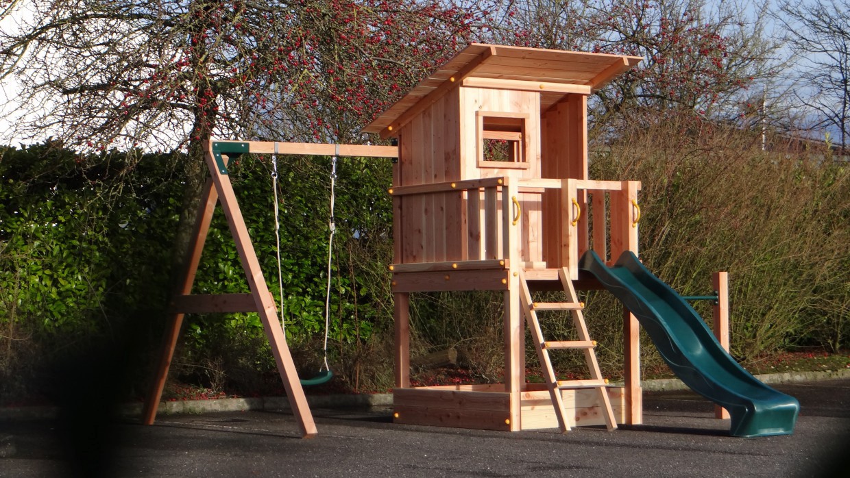 Speeltoestel Beach Hut Laag Inclusief Glijbaan Schommel En Duikelrek Luxe Douglas Houtpakket Op Maat Gezaagd Blue Rabbit