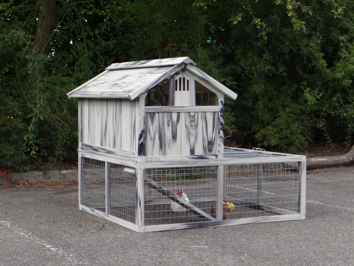 Kunststof Kippenhok Mireille 145x140x119cm